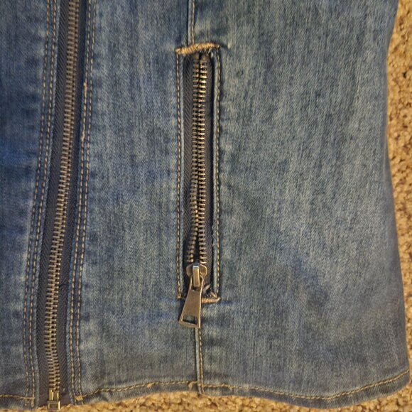 Kate & Mallory Womens Medium Denim Moto Jacket with Zipper Pockets - Picture 5 of 12